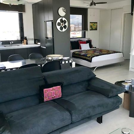 דירות אתונה Stylish Penthouse With Acropolis And 360 View מראה חיצוני תמונה